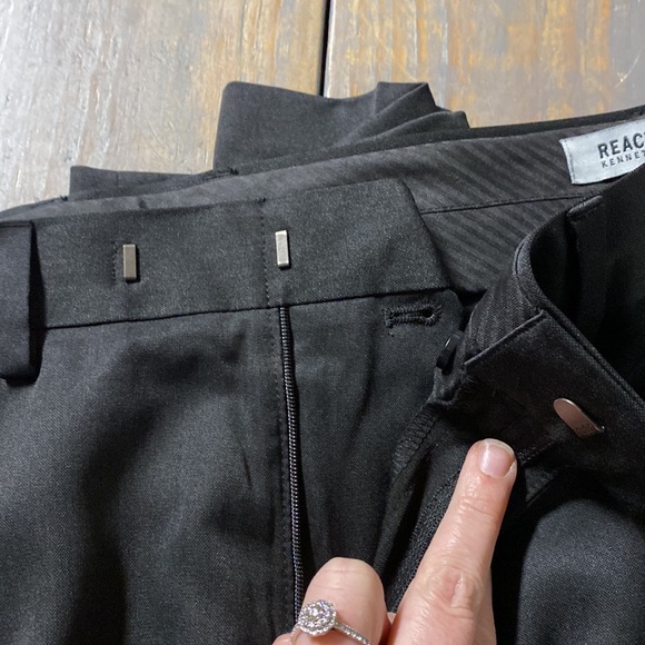 Kenneth Cole dress pants size 32/32 nwt. Black. - Picture 6 of 8